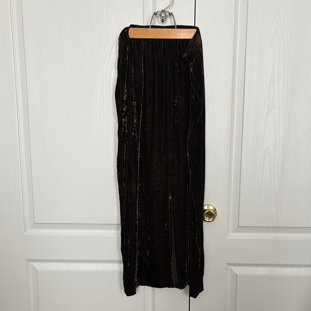 Elegant Brown Velvet Skirt